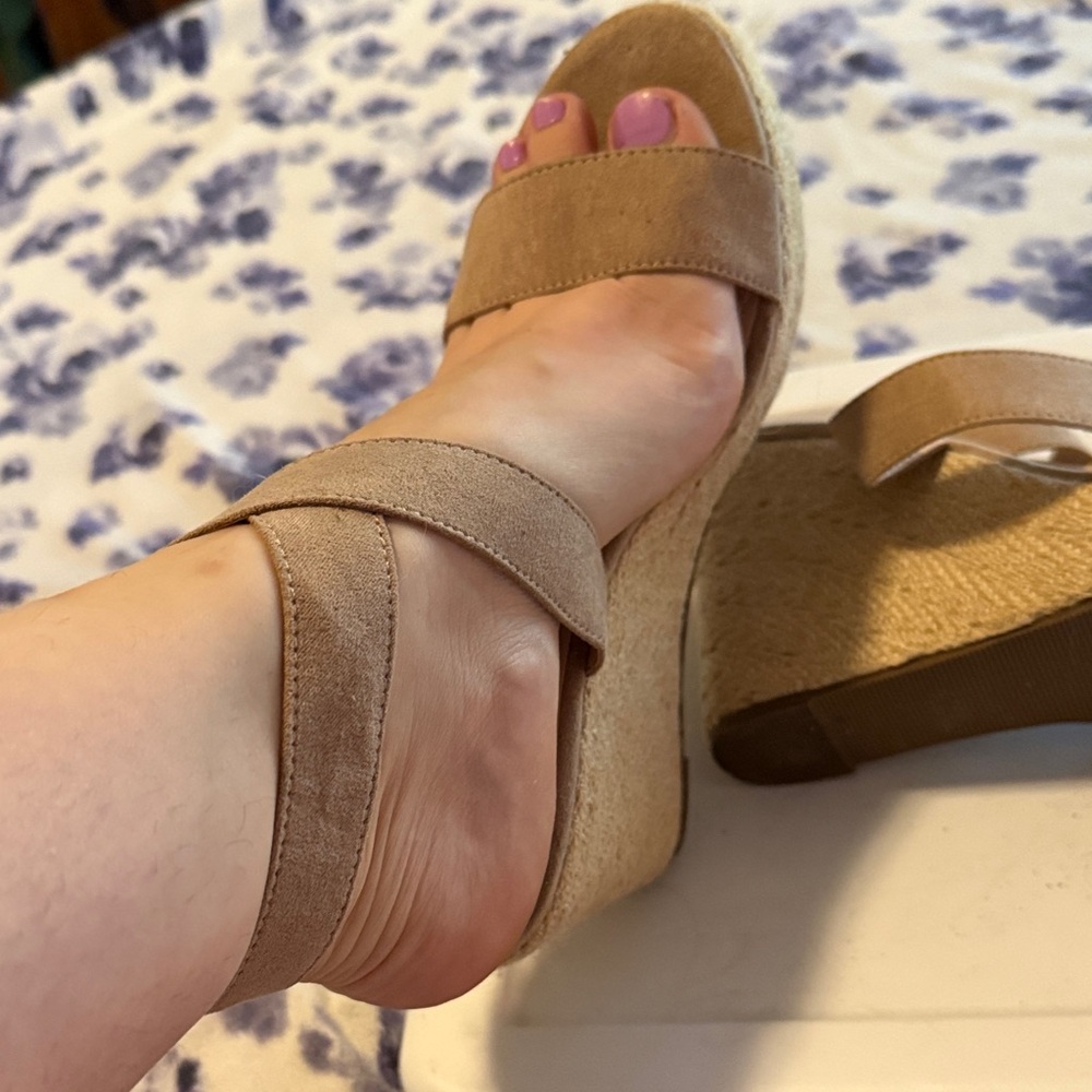 Women's Tan Wedge Sandals
